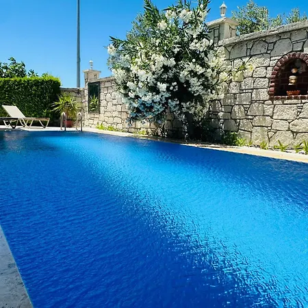 别墅 Evalacati - Villa Harnup- Summer Breeze With Private Pool And Garden 阿拉恰特